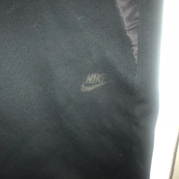 Nike Tech Fleece - Picture 4 of 4